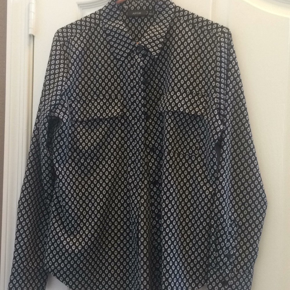 FINAL MARKDOWN Ladies apt 9 blouse medium